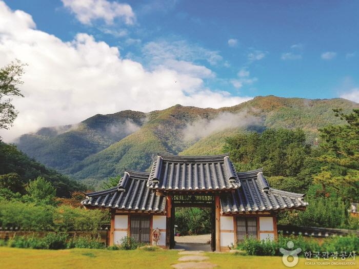 Soyang Hanok Stay[Korea Quality] / 소양고택 한옥스테이 [한국관광 품질인증]