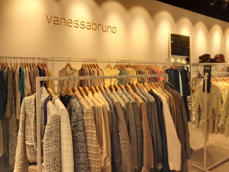 LF Vanessabruno - Lotte Dongbusan Branch [Tax Refund Shop] (LF 바네사브루노 롯데동부산)