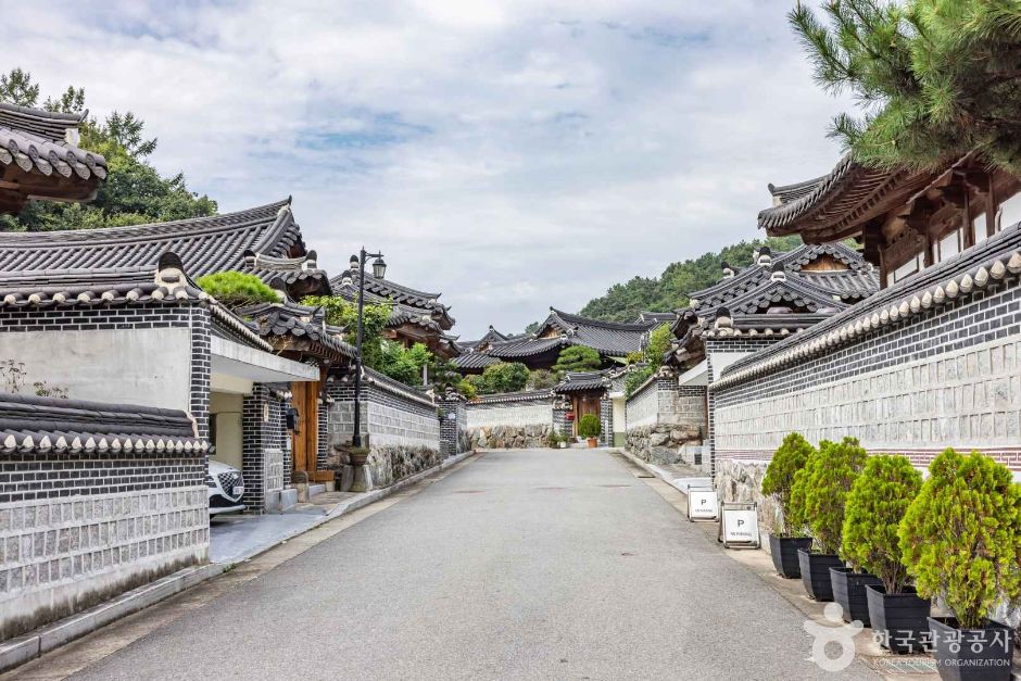 thumbnail-오창 미래지 한옥마을-18