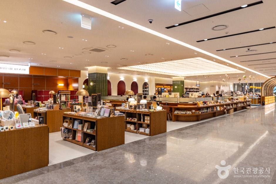 아크앤북 TP타워여의도점