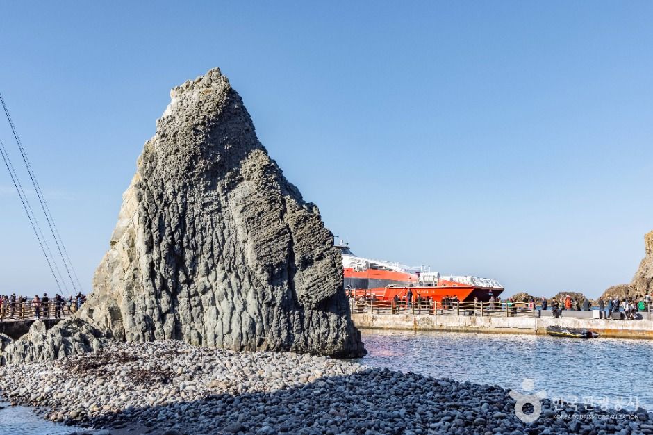 thumbnail-숫돌바위 (울릉도, 독도 국가지질공원)-5