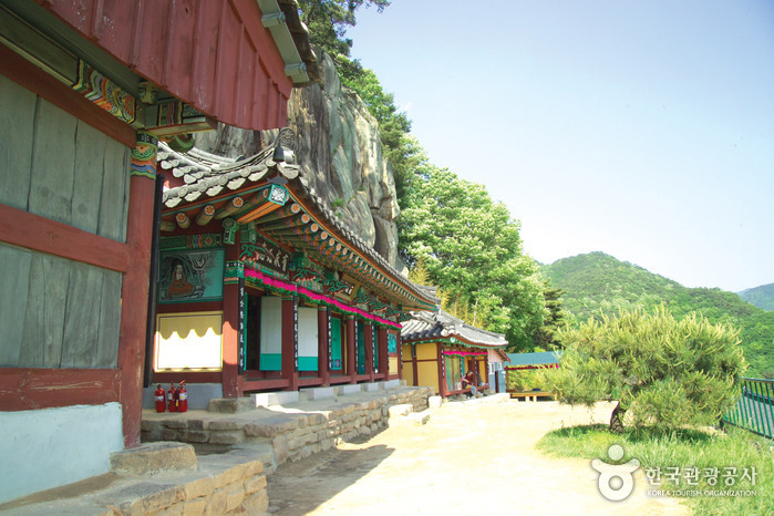 Jecheon Wild Herb Village (제천 산야초마을)