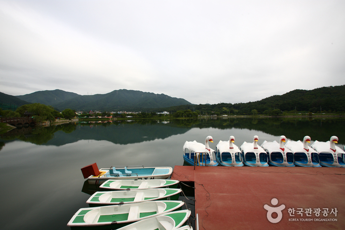 Uirimji Reservoir (제천 의림지와 제림)