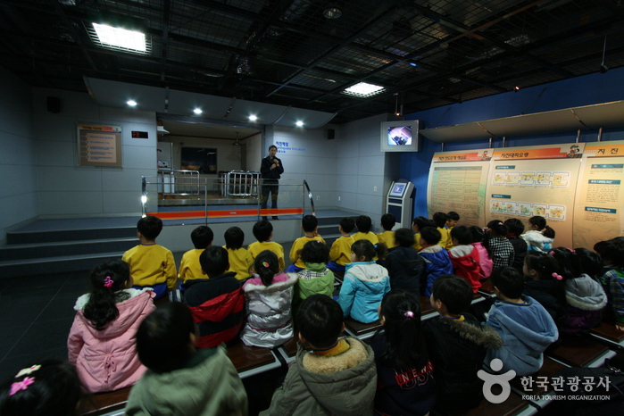 thumbnail-Gwangnaru Safety Experience Center (광나루안전체험관)-1