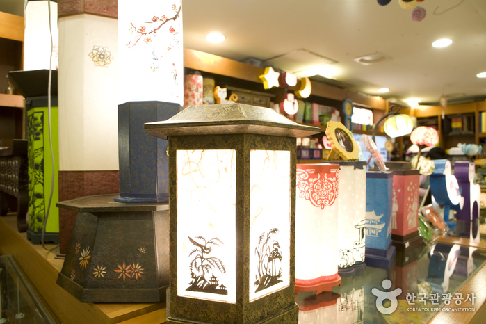 Search Shops : VisitKorea Hanji Chueok (Recollections) (한지추억) | Official  Korea Tourism Organization