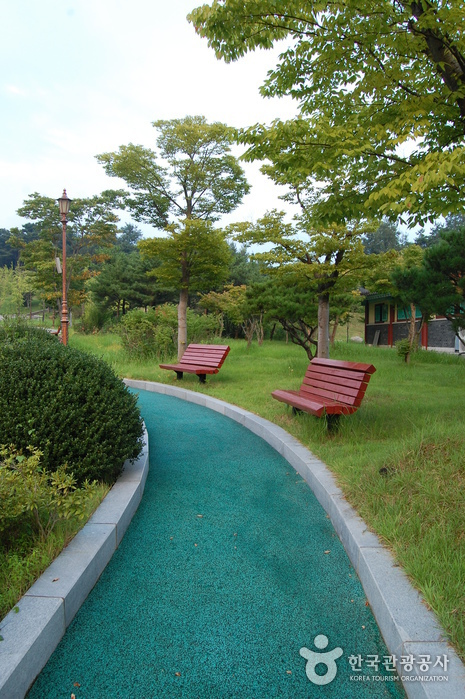 May 18th National Cemetery (국립 5.18 민주묘지)