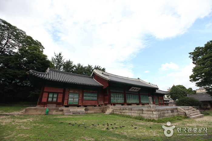 Munmyo Confucian Shrine and Seonggyungwan National Academy (서울 문묘와 성균관)