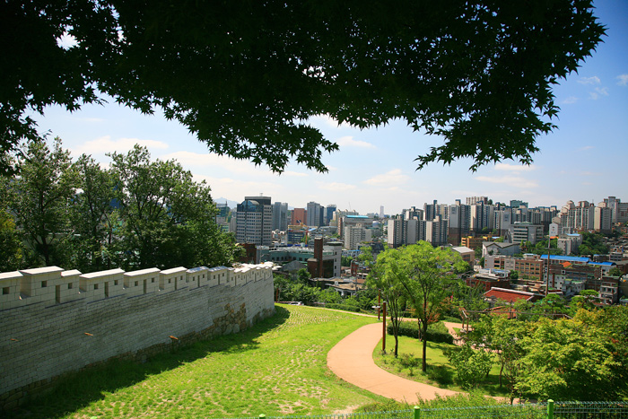 서울 도심과 서울성곽 풍경