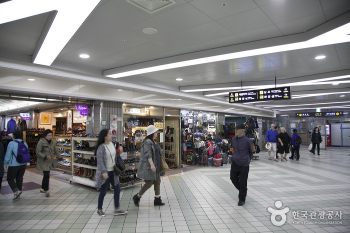 Nampo-dong Underground Shopping Center (남포동 지하도상가)