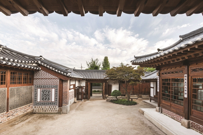 Haus von Baek In-je (백인제가옥)