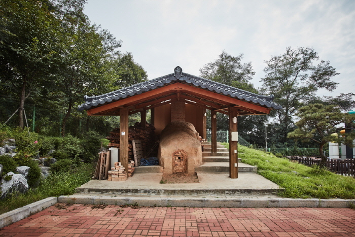 Incheon Gyeongseo-dong Nokcheongja Kiln Site (인천 경서동 녹청자 요지)