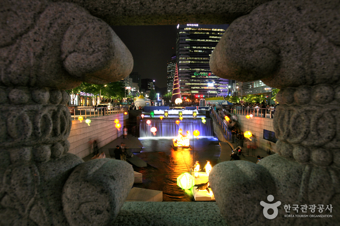 Cheonggyecheon Stream (청계천)3