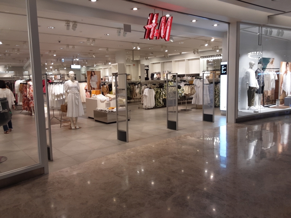 [事后免税店]H&M现代板桥店(에이치엔엠 현대 판교점)