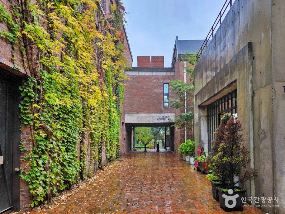 thumbnail-테라로사 커피공장-21