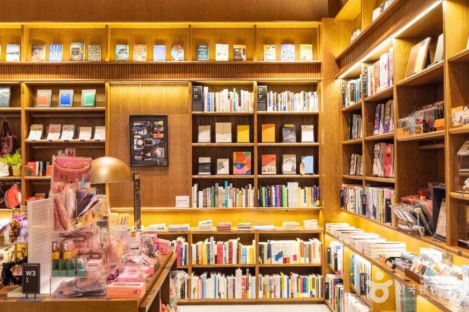 아크앤북 TP타워여의도점