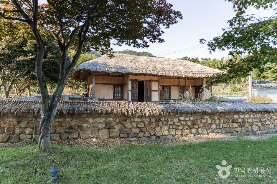 반기문 유엔사무총장 생가마을 (행치마을)