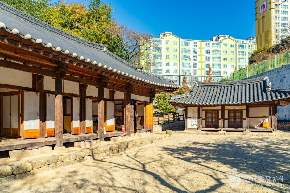 이충무공자당기거지