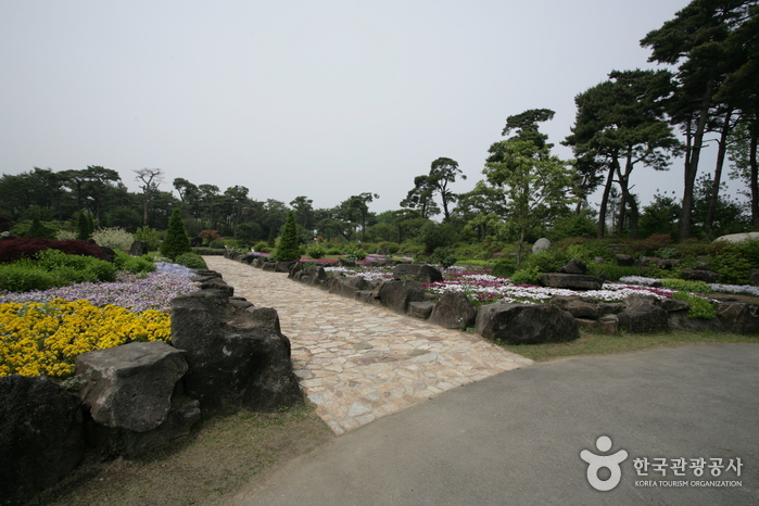 The Botanical Garden BCJ (Byeokchoji) (벽초지 문화수목원)