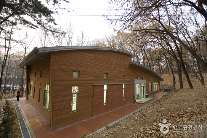 Iljasan Mountain Natural Park (일자산자연공원)