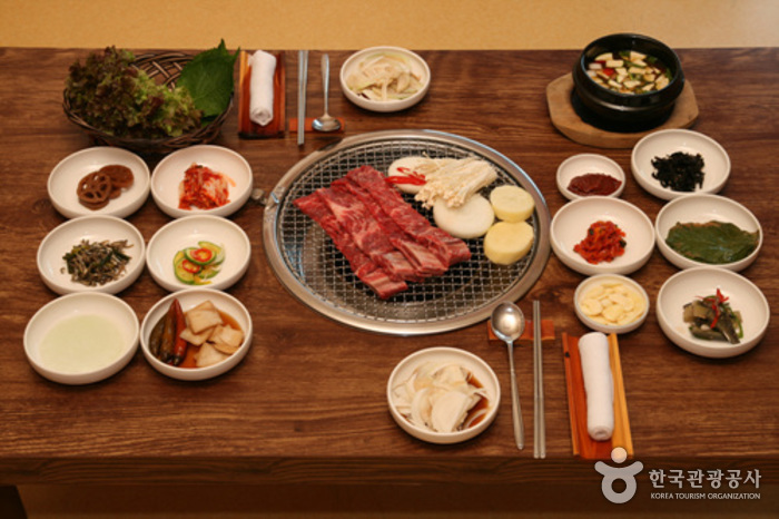 Daeho Hanjeongsik (대호한정식)