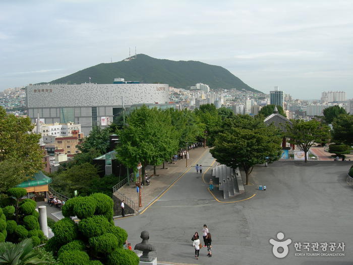 Yongdusan Park (용두산 공원)