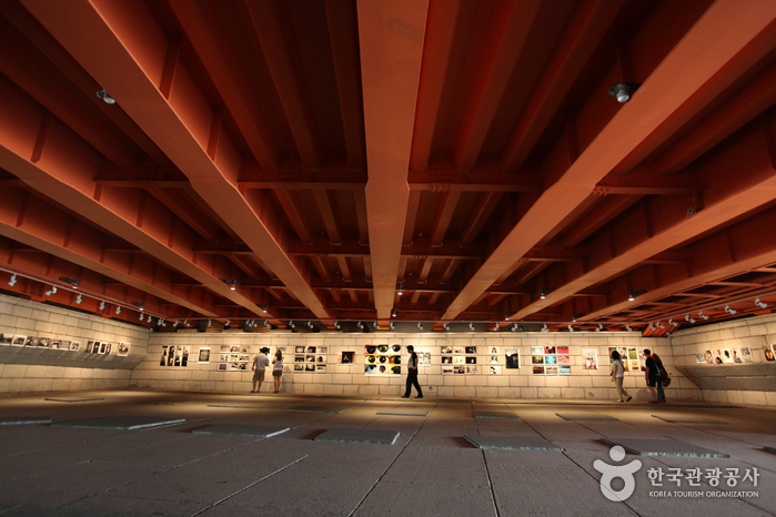 Cheonggyecheon Stream (청계천)1