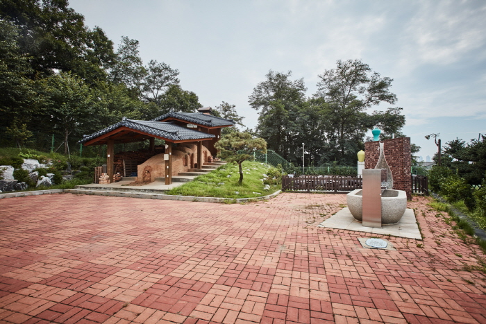 Site de la céramique verte à Incheon (인천 경서동 녹청자 요지)