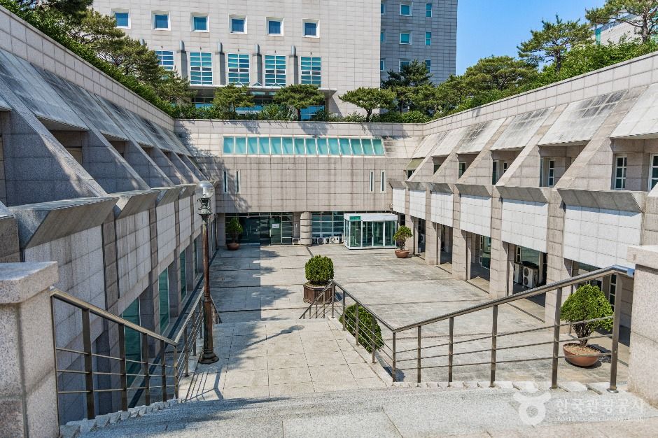 위니아트(건국대학교 새천년관 대공연장)