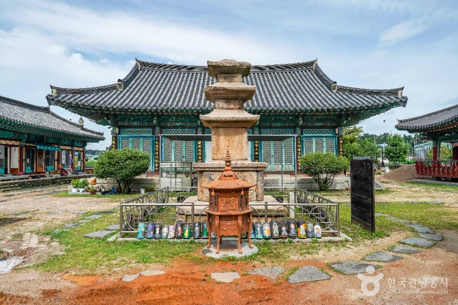 영천 신월리 삼층석탑