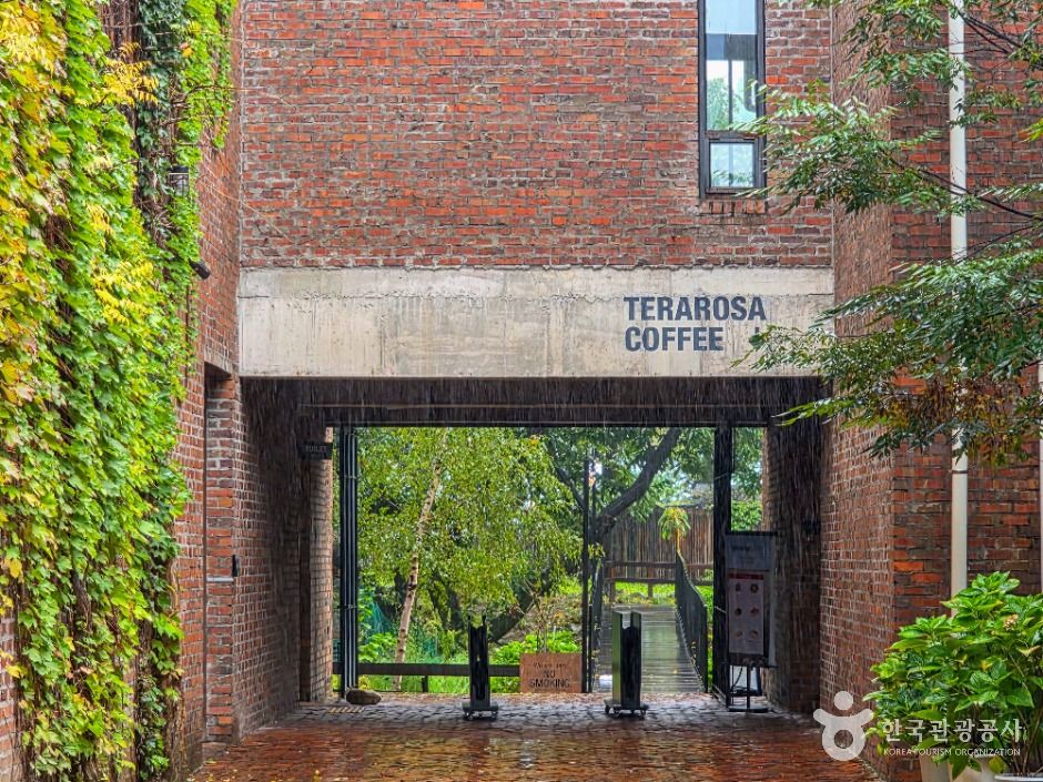 thumbnail-테라로사 커피공장-22