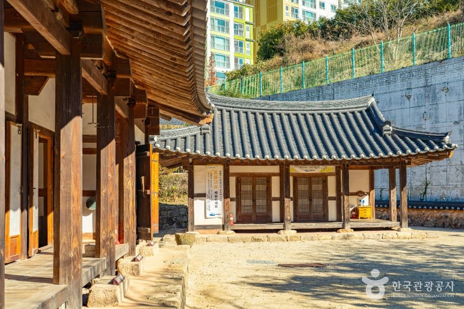 이충무공자당기거지