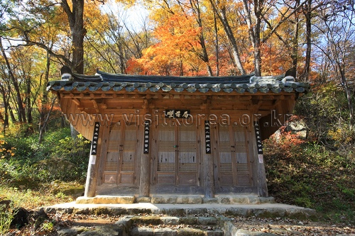 Guryongsa Temple (구룡사)
