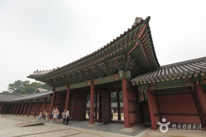 Changdeokgung Injeongmun Gate (창덕궁 인정문)