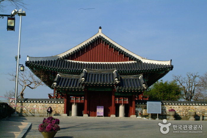 Jinjuseong Fortress (진주성)