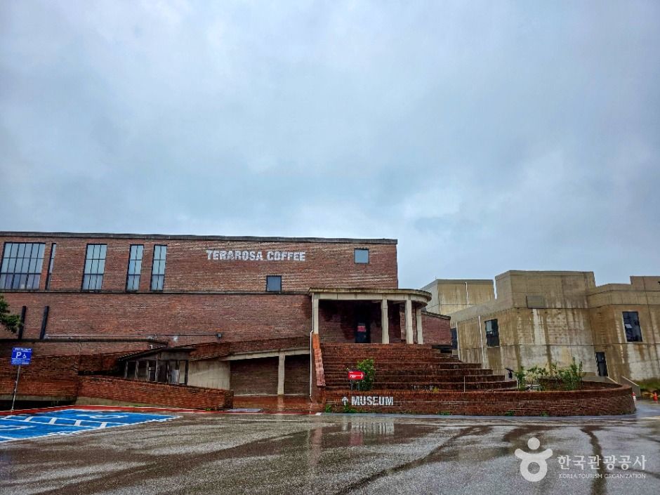 thumbnail-테라로사 커피공장-23