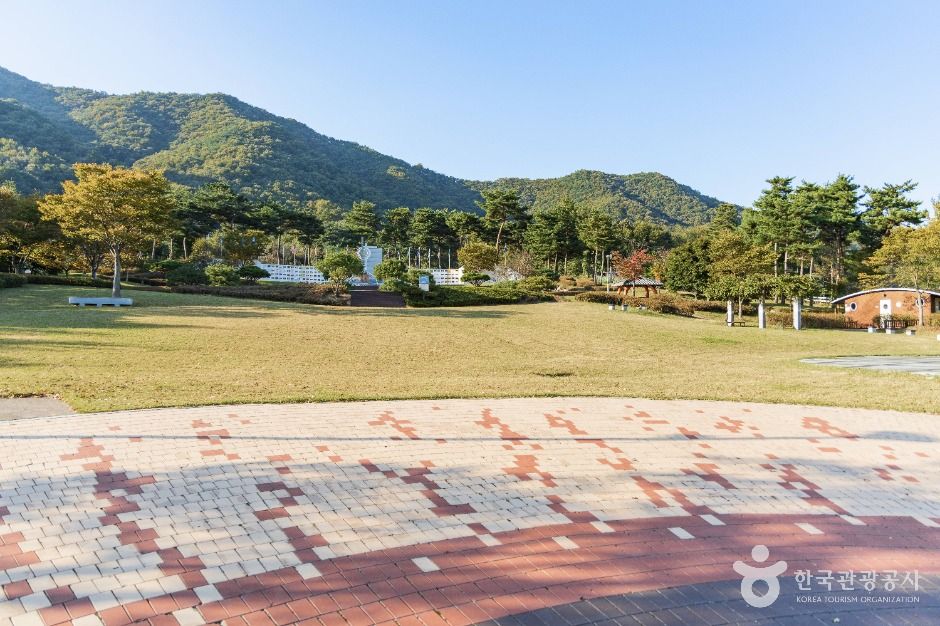 반기문 유엔사무총장 생가마을 (행치마을)