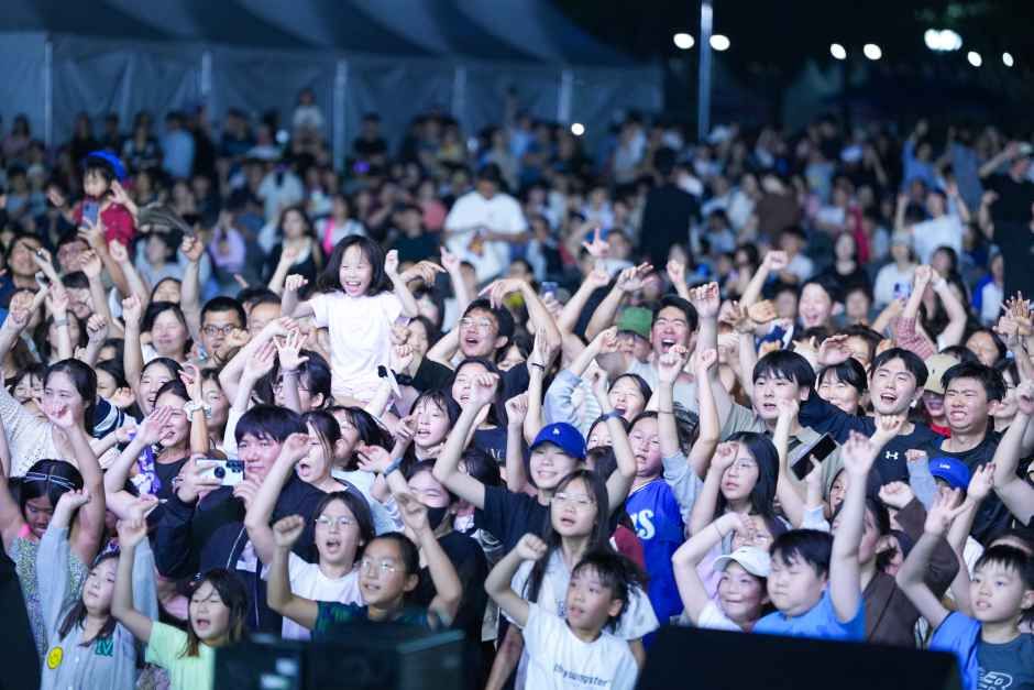 thumbnail-안양춤축제-8