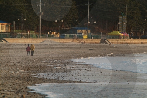 Kkotji Beach (꽃지해수욕장)