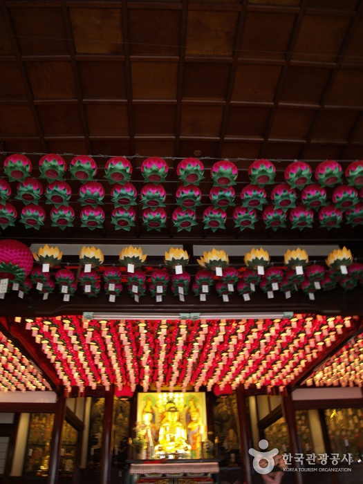 Dongguksa Temple (동국사)