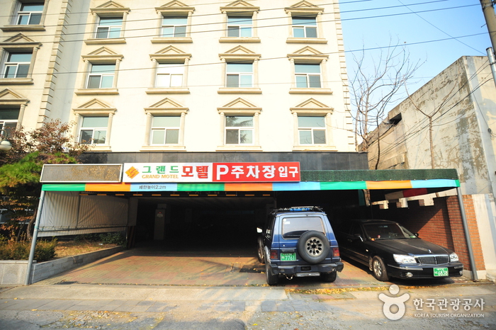 Grand Motel - Goodstay (굿스테이 뉴그랜드 호텔) 