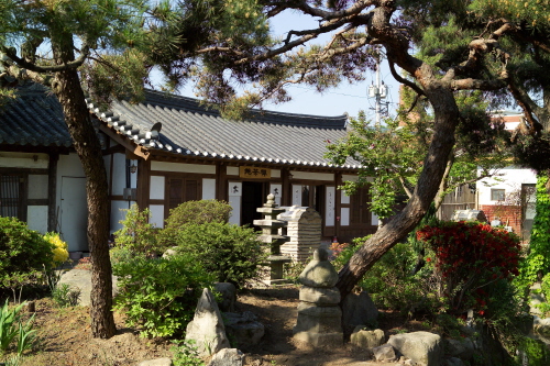 Hagindang House (학인당)