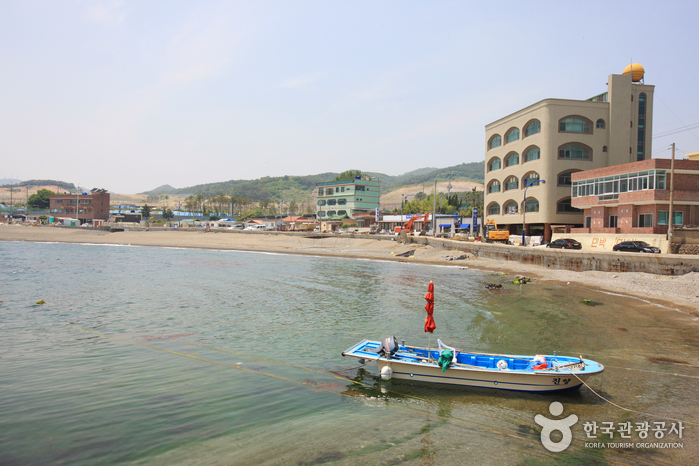 Plage de Gangdong Mongdol (강동몽돌해변)