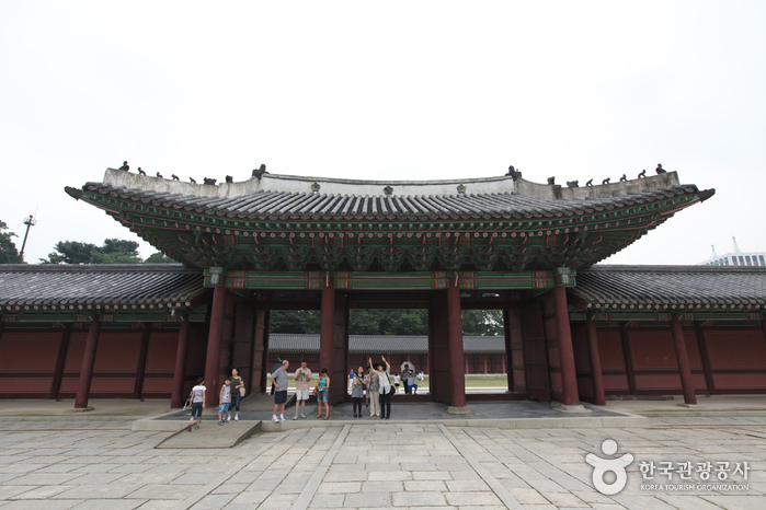 Changdeokgung Injeongmun Gate (창덕궁 인정문)