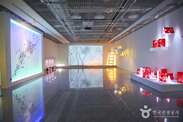 Lighting Museum (필룩스 조명박물관)