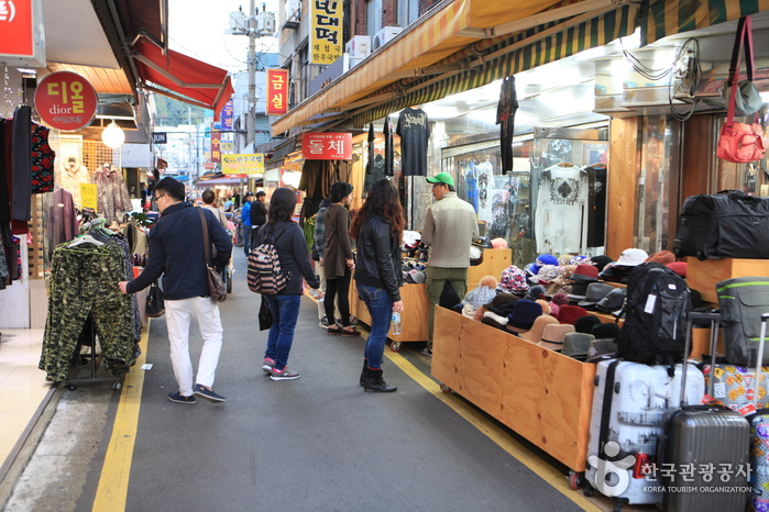 Gukje Market (국제시장)2