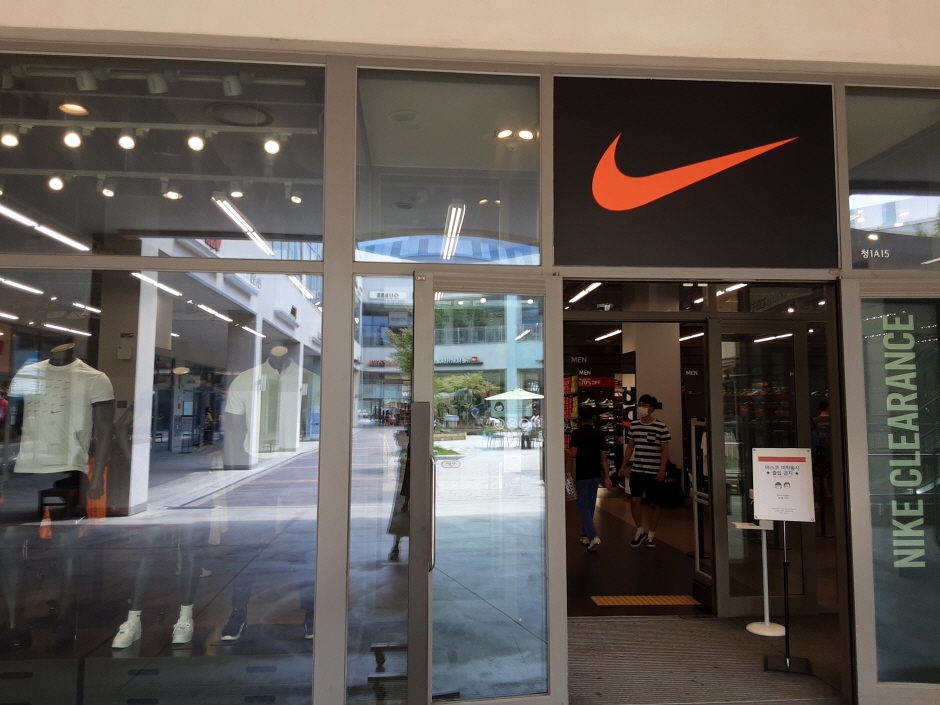 Nike - Lotte Icheon Branch [Tax Refund Shop] (나이키 롯데이천)