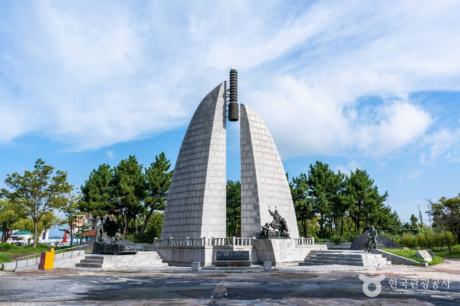 진포대첩 기념탑