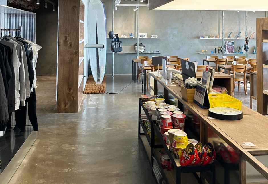 thumbnail-서프홀릭 송정 본점-5