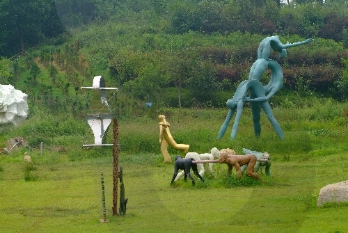 Baemikkumi雕像公园(배미꾸미조각공원)