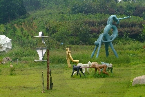 Baemikkumi雕刻公園(배미꾸미조각공원)